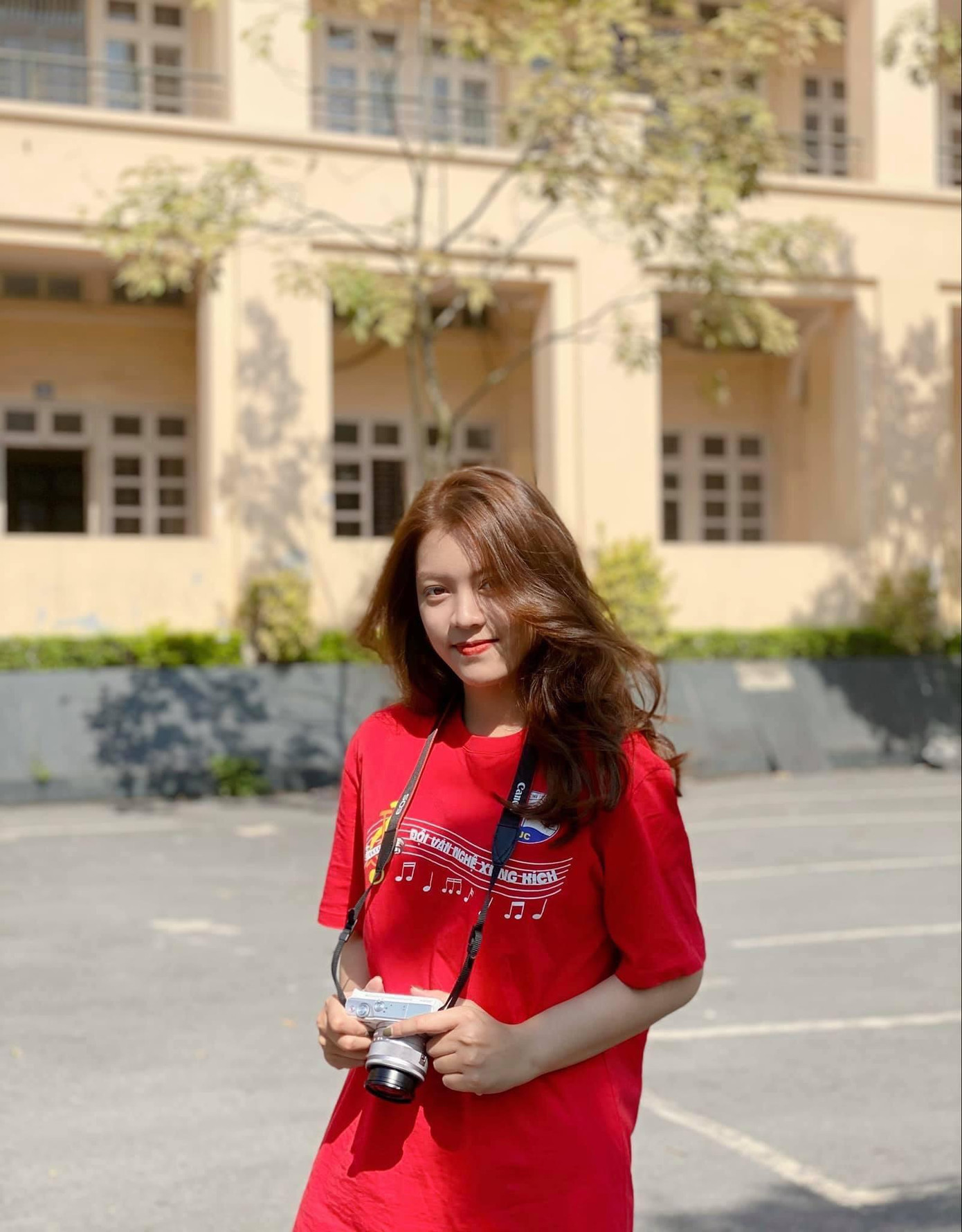 Tham gia CLB MC của trường Hằng như "Cá gặp nước"