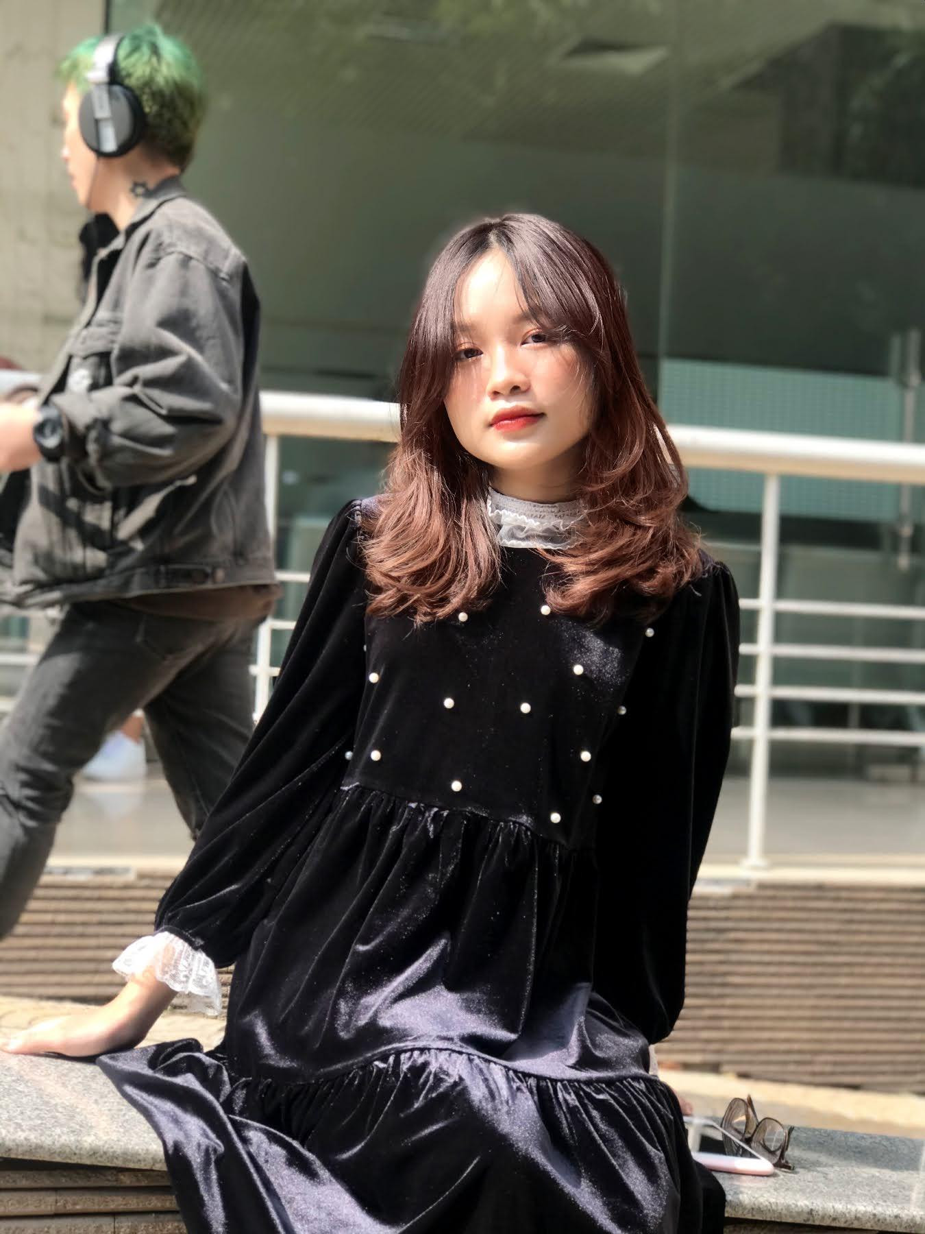 Ngô Hà Dương- Nữ sinh Ngoại thương