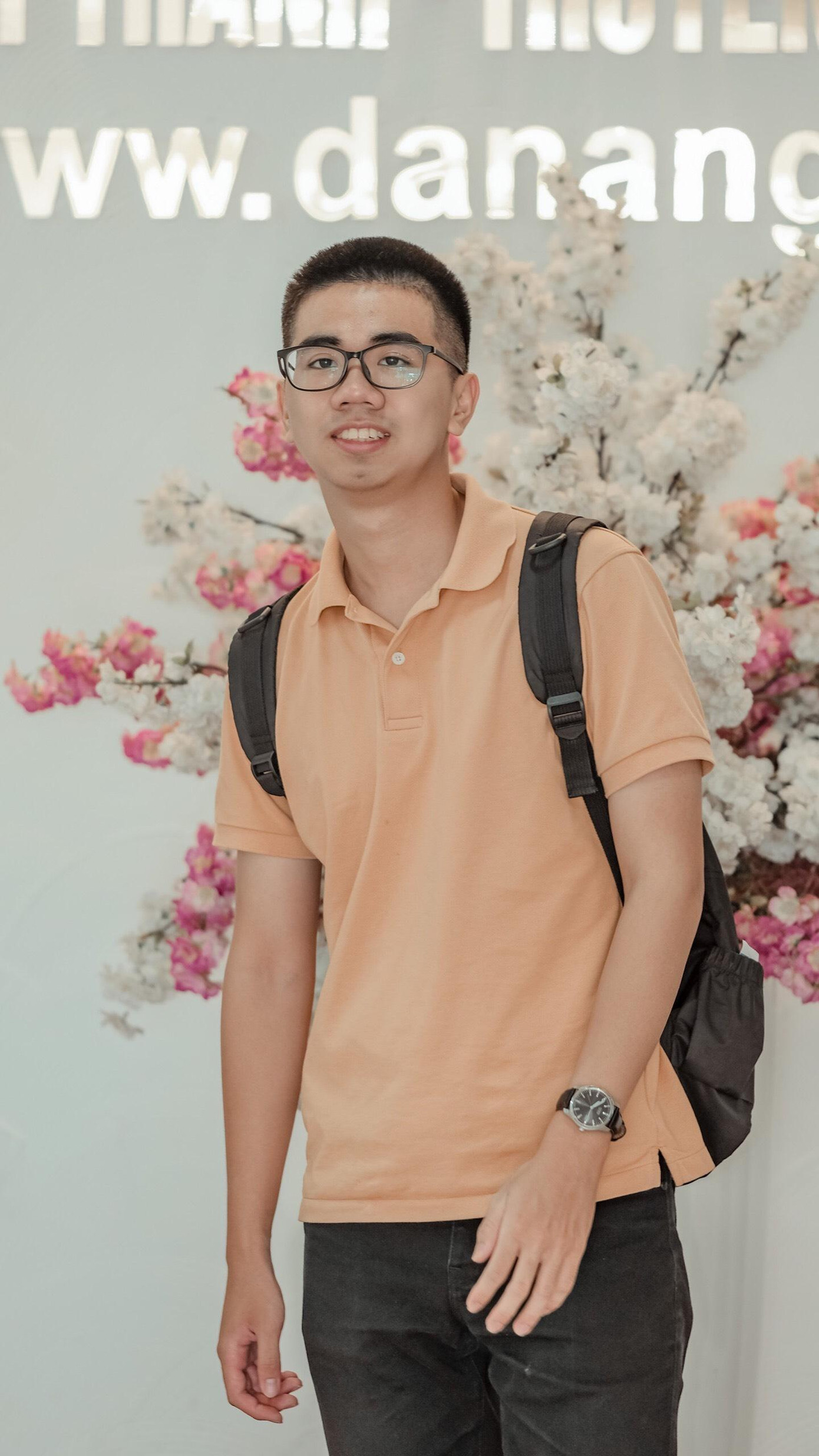 Nhưng Chung vẫn quyết tâm thi vì cậu thích đọc báo, thích viết lách, quan tâm tới vấn đề thời sự.