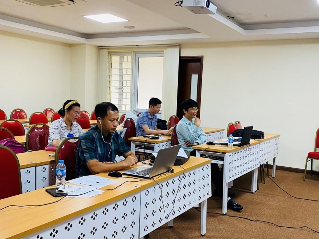 Chấm bài trên file nên các phản biện mất thời gian hơn so với chấm bằng hình thức chấm quyển.