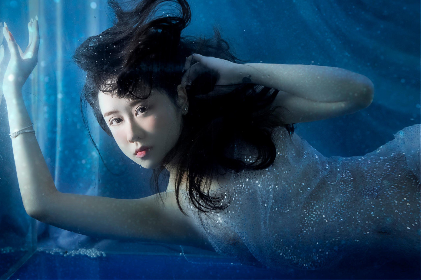 Những bức hình nghệ thuật do chính Hạ Du chụp. Những bức hình nghệ thuật do chính Hạ Du chụp.