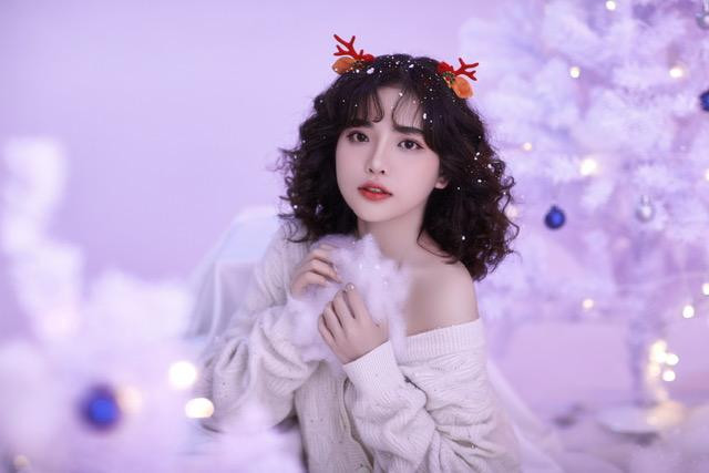 Bộ ảnh mang tone tím ngọt ngào.