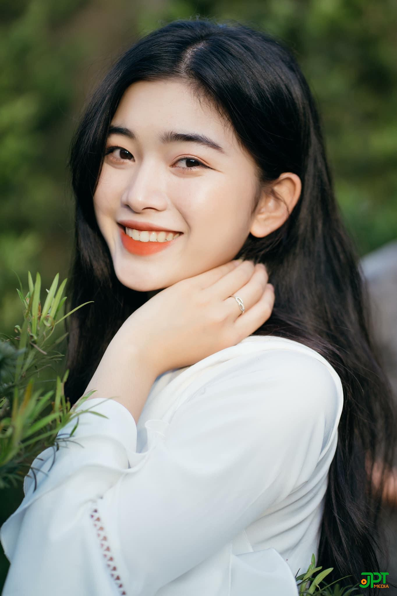 Nguyễn Thị Phương Anh - Nữ sinh trường THPT Lý Tự Trọng.