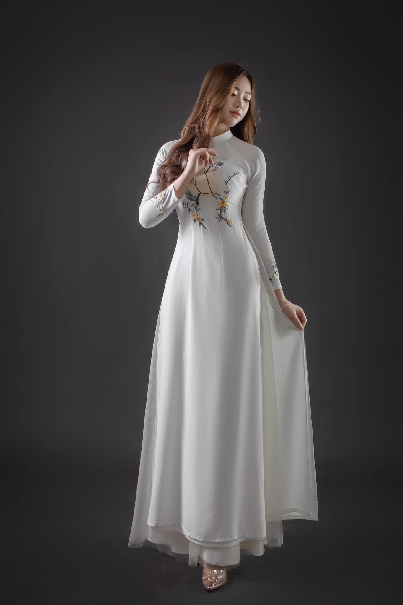 Thanh cho biết cái đẹp mà cô muốn mang tới là sự hài hòa giữa nét đẹp hình thức và tâm hồn Thanh cho biết cái đẹp mà cô muốn mang tới là sự hài hòa giữa nét đẹp hình thức và tâm hồn