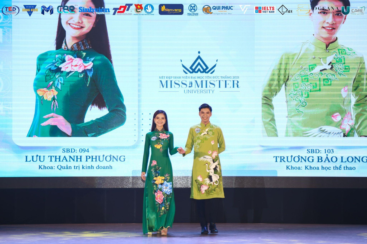 TOP 20 nét đẹp sinh viên TDTU duyên dáng trong BST trang phục áo dài của NTK Nguyễn Tuấn TOP 20 nét đẹp sinh viên TDTU duyên dáng trong BST trang phục áo dài của NTK Nguyễn Tuấn