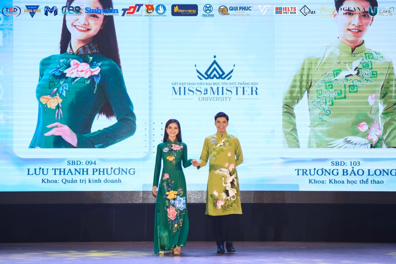 TOP 20 nét đẹp sinh viên TDTU duyên dáng trong BST trang phục áo dài của NTK Nguyễn Tuấn