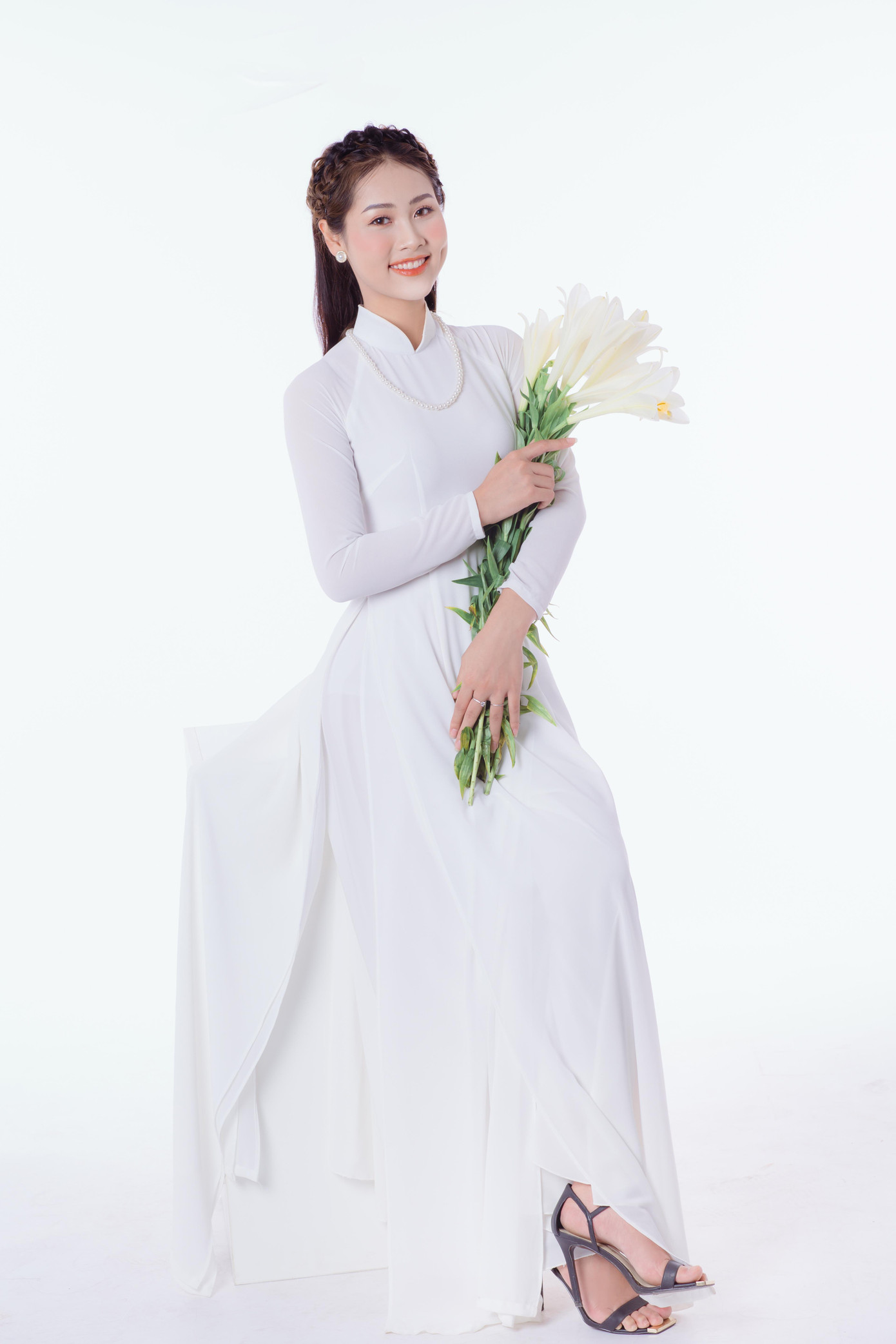 Thùy Linh gây ấn tượng với vẻ ngoài dịu dàng và nụ cười tỏa nắng Thùy Linh gây ấn tượng với vẻ ngoài dịu dàng và nụ cười tỏa nắng