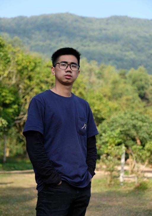 Trước khi thi vào trường Báo, Phúc Chung là một người khá trầm tính.