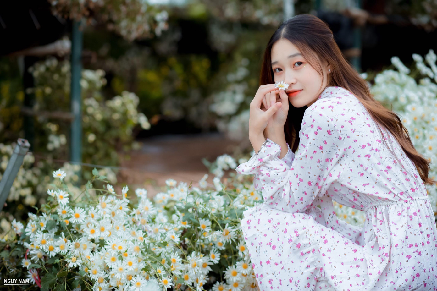 Cô gái có vóc dáng nhỏ và vẻ đẹp mong manh