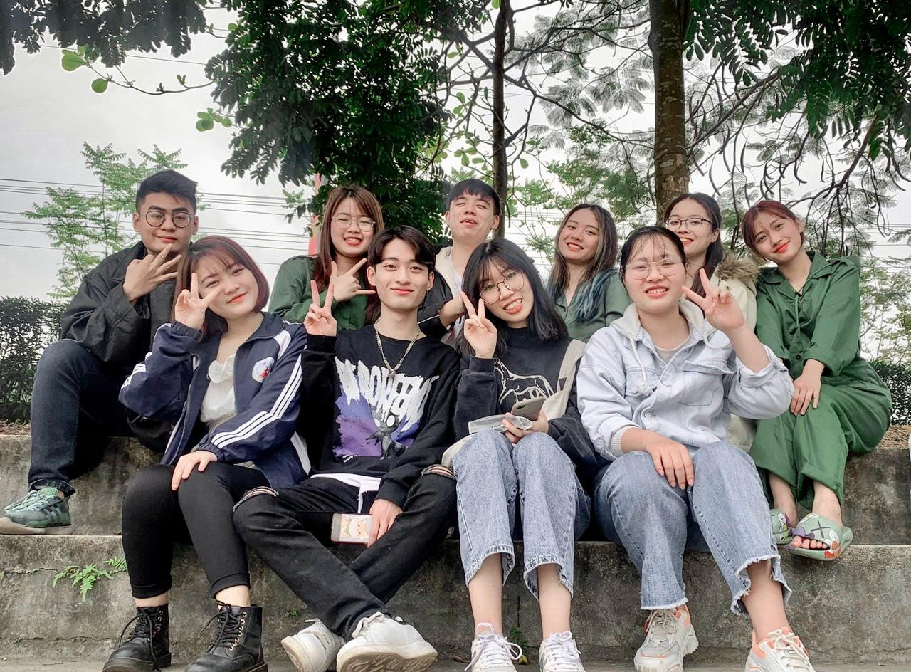 Với tính cách hòa đồng, thân thiện, Linh Chi được bạn bè yêu mến. Với tính cách hòa đồng, thân thiện, Linh Chi được bạn bè yêu mến.