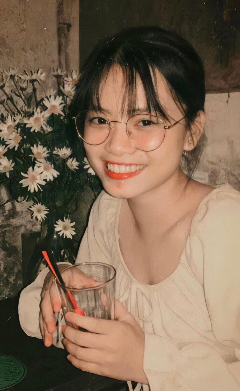 Huyền Cảnh sinh viên ngành Truyền thông đại chúng K40, Học viện Báo chí và Tuyên truyền