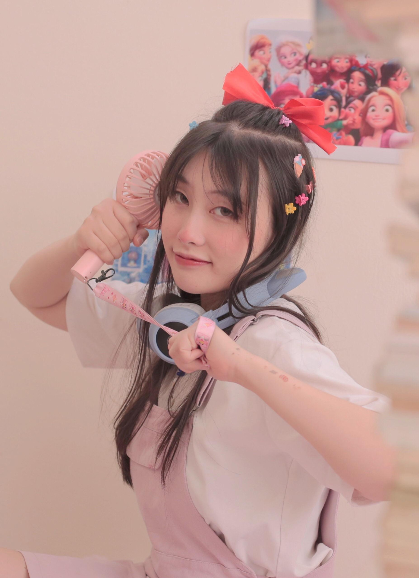 Game giúp giải toả stress, nó chỉ xấu khi mình không biết quản lý và tiết chế bản thân. Game giúp giải toả stress, nó chỉ xấu khi mình không biết quản lý và tiết chế bản thân.