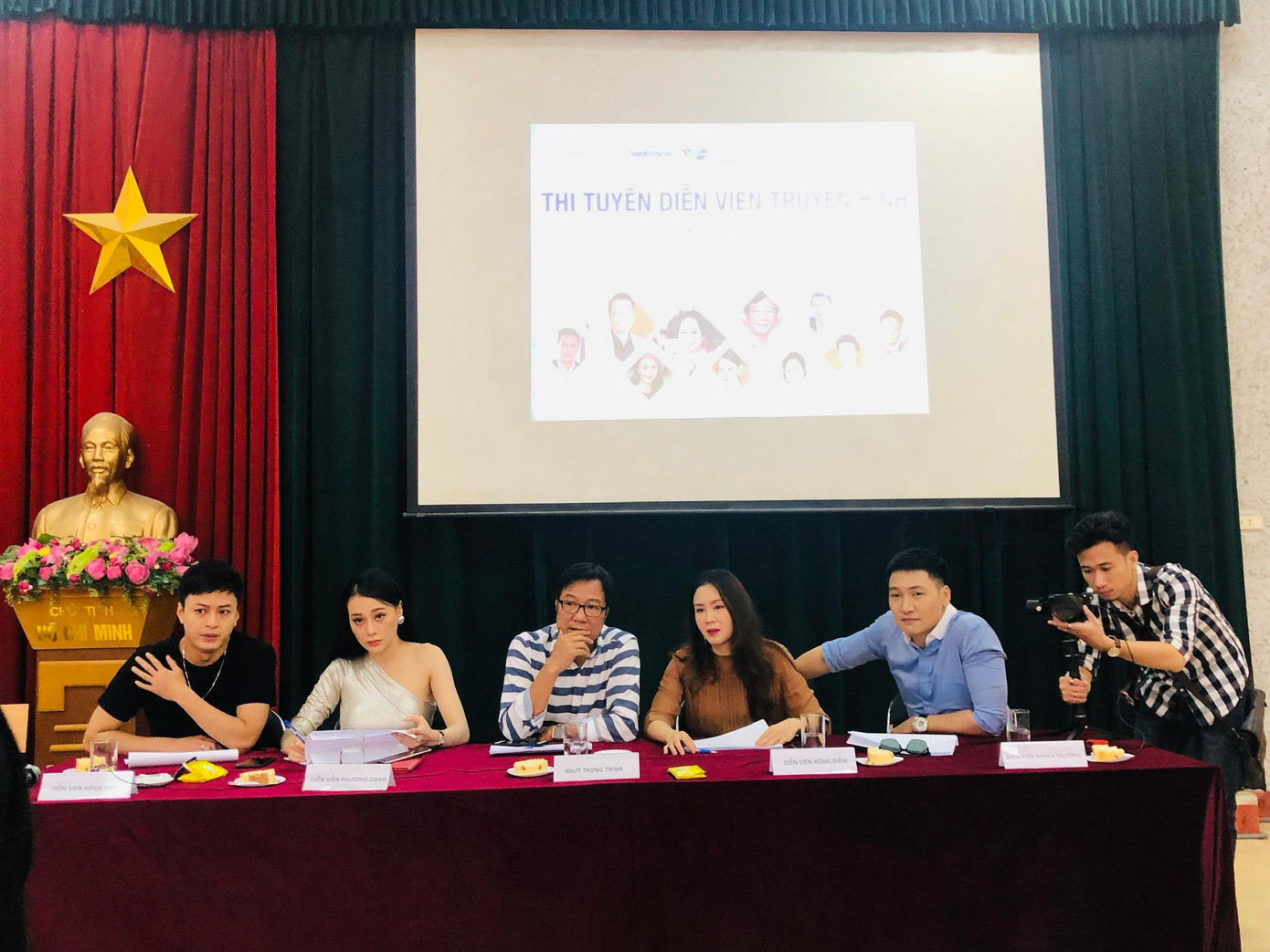 NSND Trọng Trinh là thành viên BGK cuộc thi tuyển diễn viên truyền hình do báo Sinh Viên Việt Nam và VFC phối hợp tổ chức.