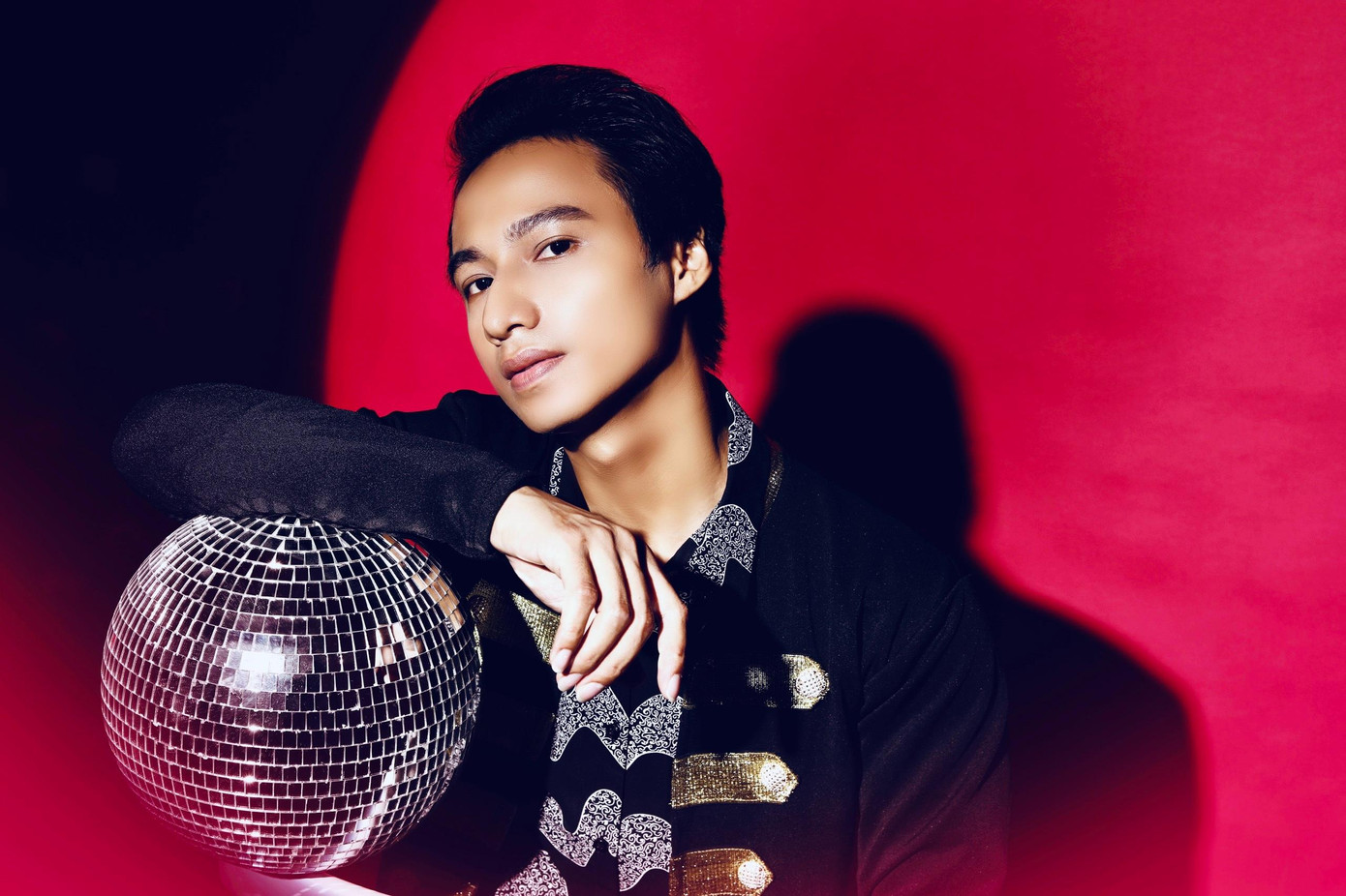 Nguyễn Thành Công có nghệ danh là Thái Thành Công.