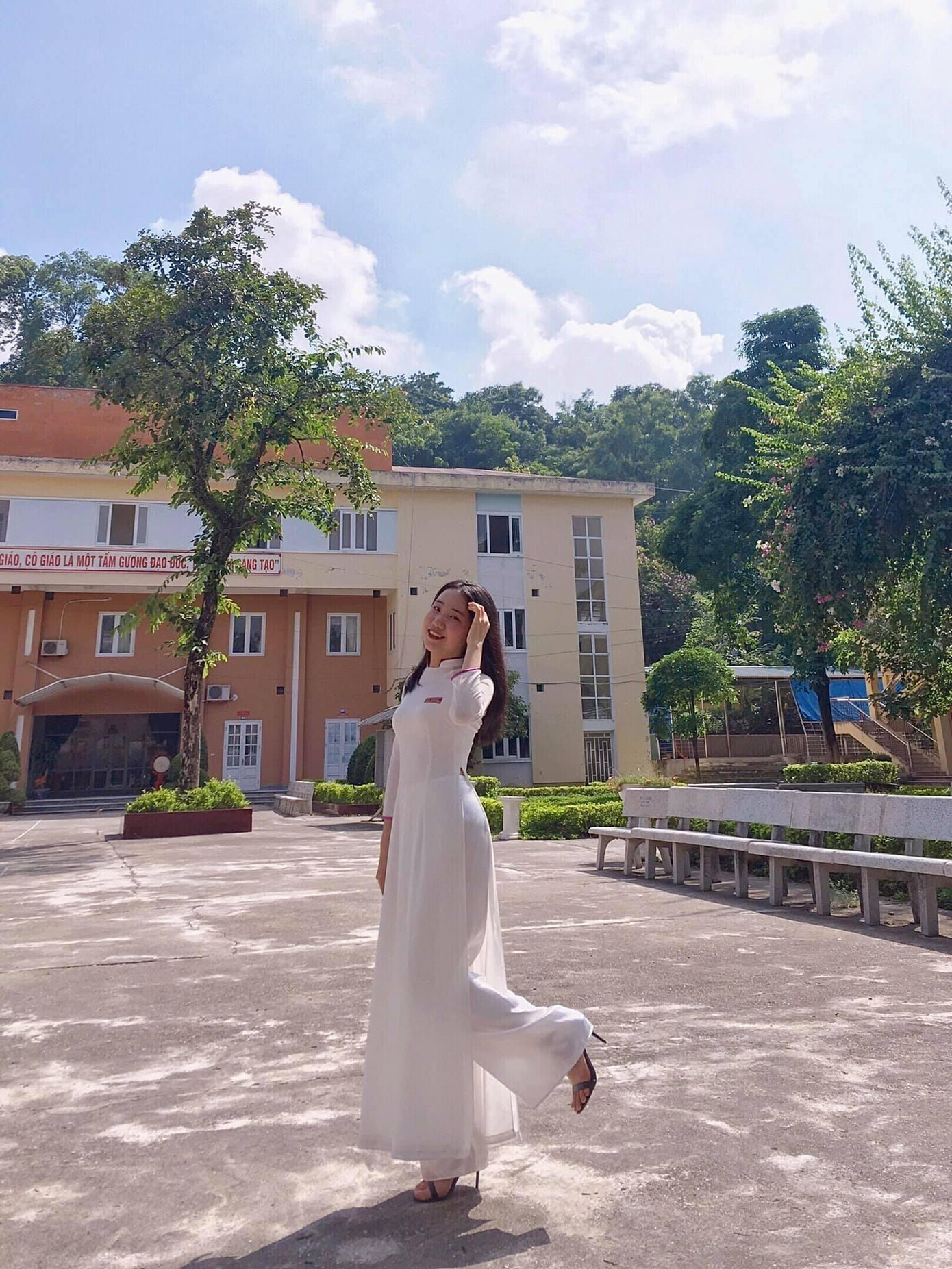 Đặng Phương Thảo- cựu học sinh Trường THPT Tân Trào, Tuyên Quang. Đặng Phương Thảo- cựu học sinh Trường THPT Tân Trào, Tuyên Quang.