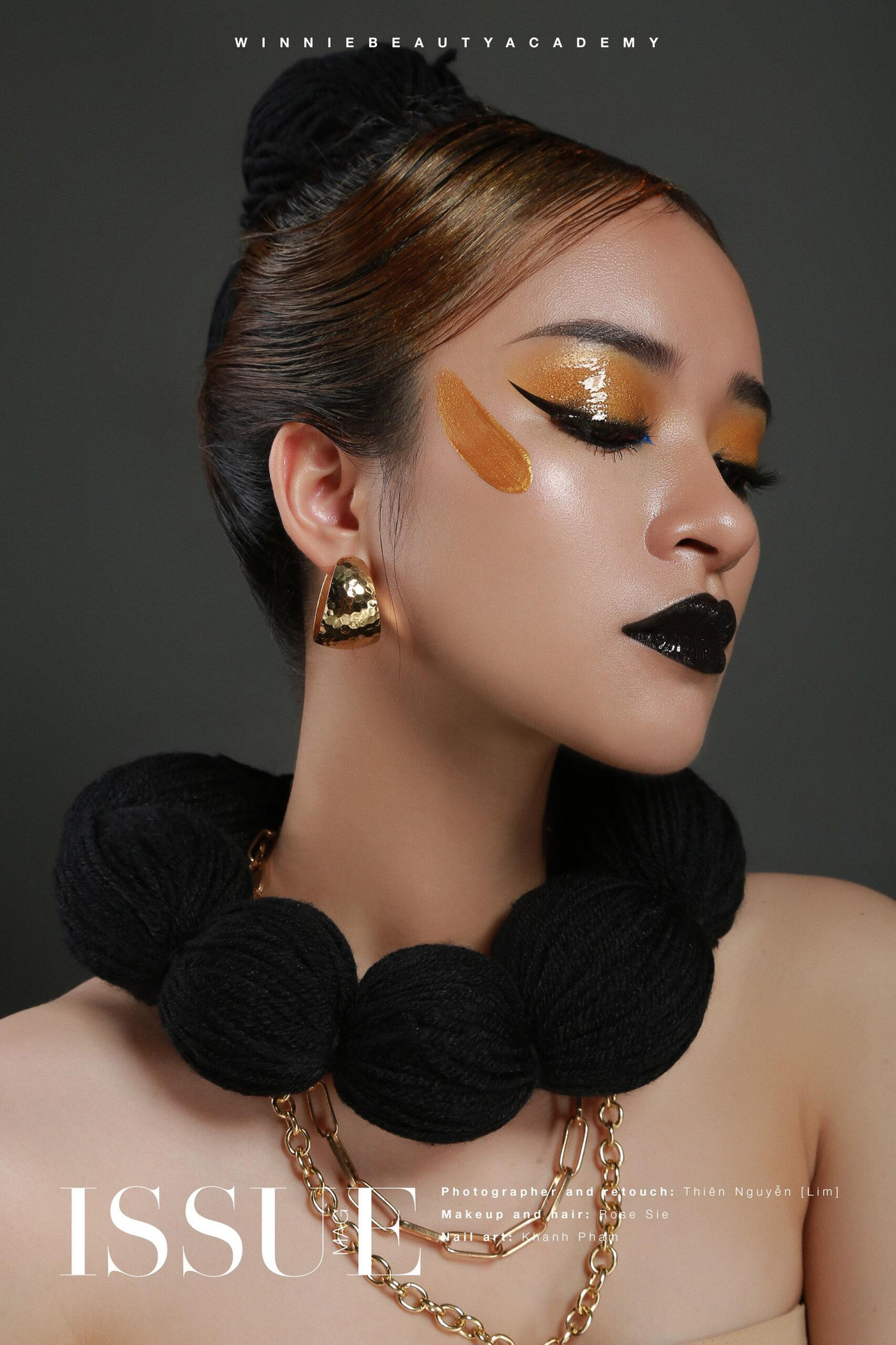 Hương Giang cá tính với tạo hình sắc sảo.