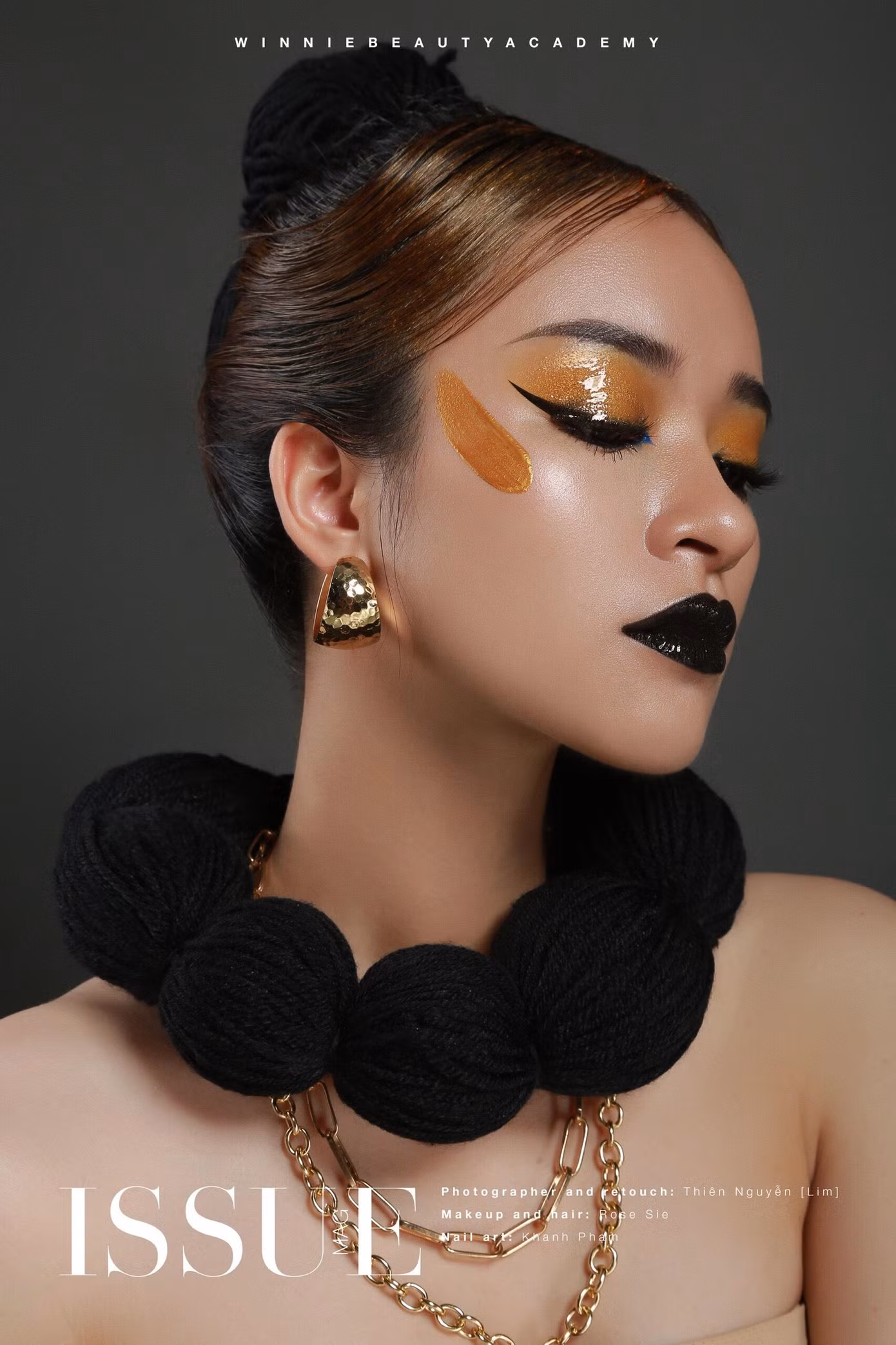 Hương Giang cá tính với tạo hình sắc sảo.