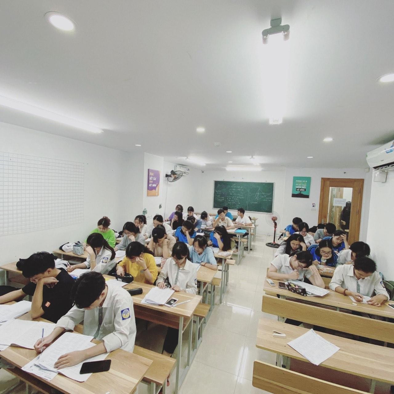 Lớp học của cô giáo Minh Tú. Lớp học của cô giáo Minh Tú.