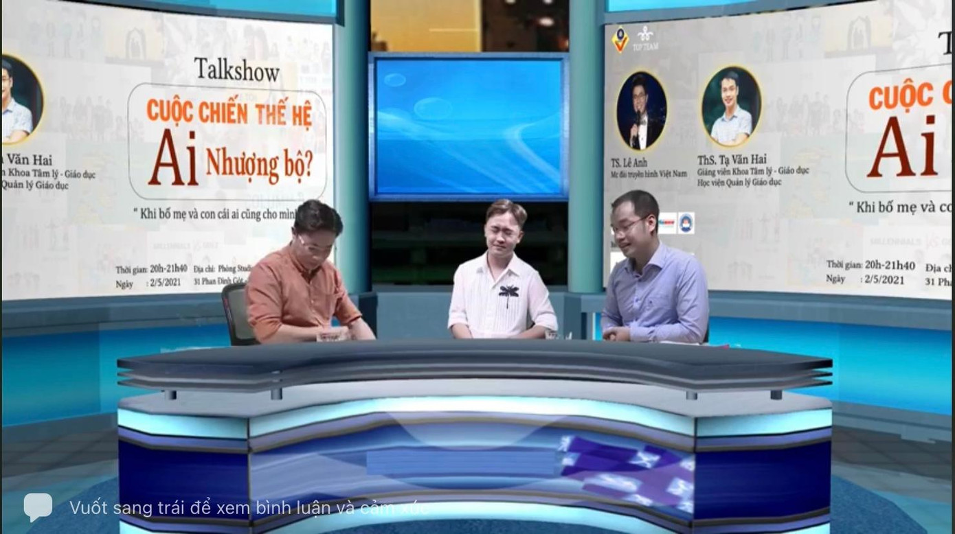 Bạn Văn Đức thành viên tích cực trong cộng đồng LGBT ( Ngồi giữa)