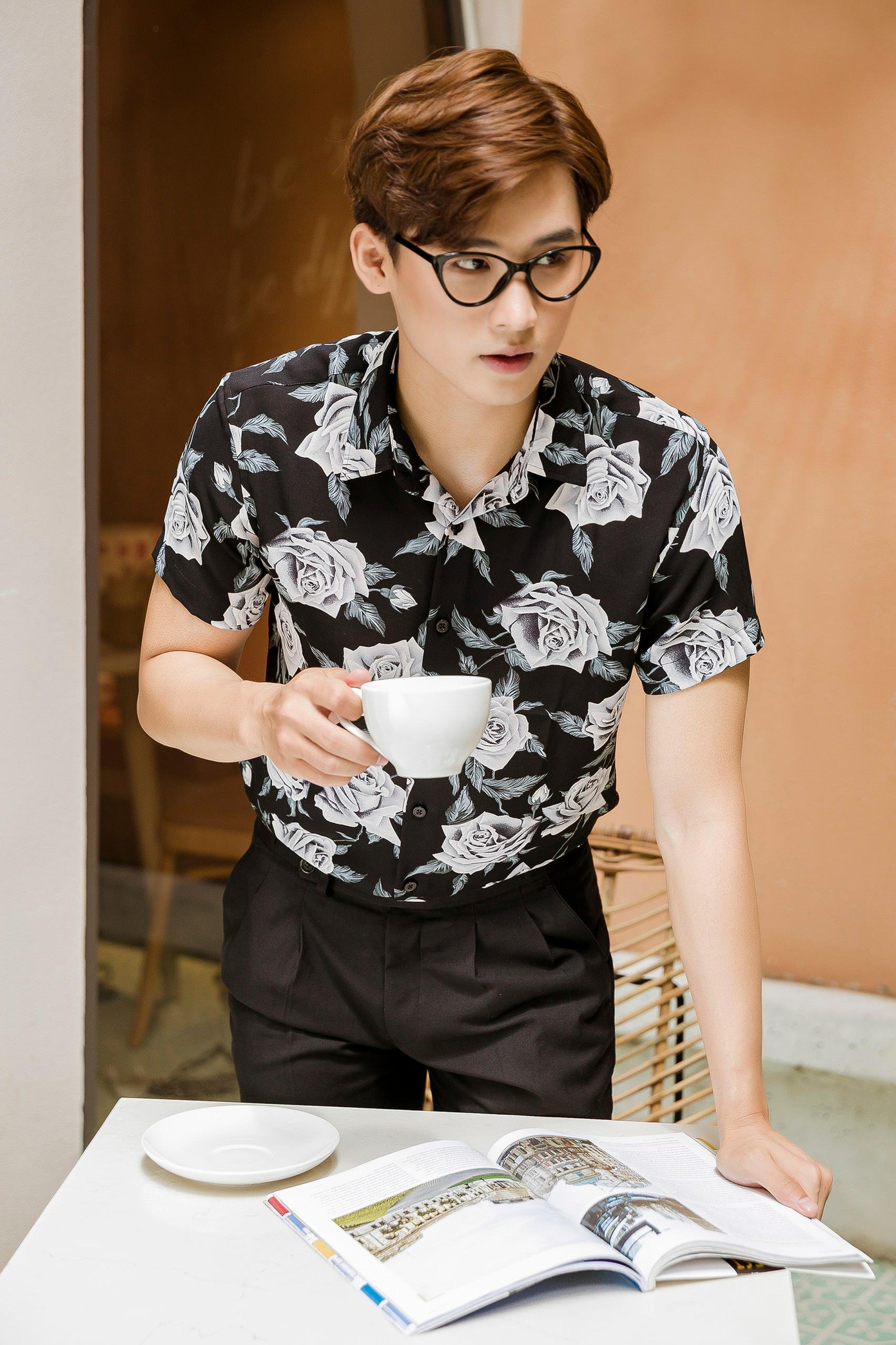 Gương mặt điển trai, thần thái thu hút của Kang Chul