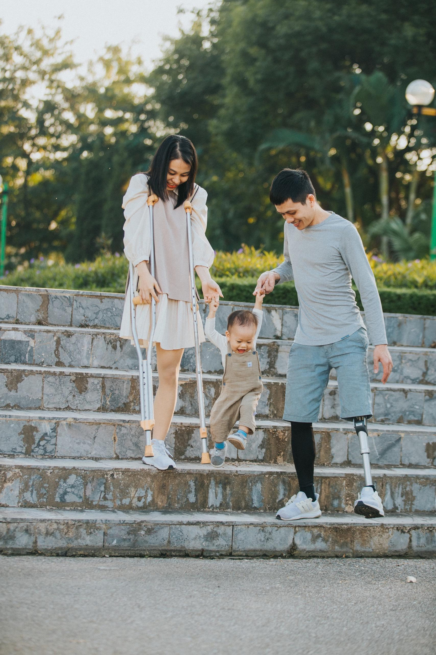 Khoảnh khắc hạnh phúc của một gia đình “đặc biệt” được Minh Khương chụp lại.