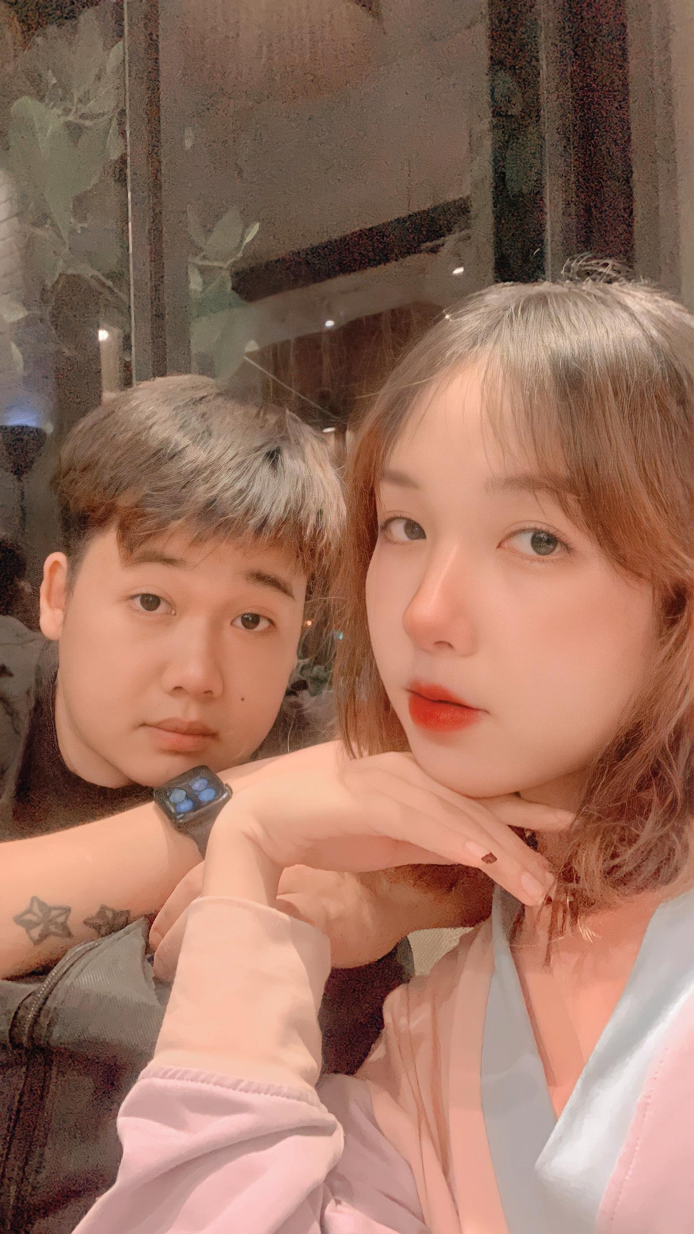 Đôi bạn trẻ đang phát triển kênh Youtube và Tiktok &apos;Cường Han Couple&apos;.