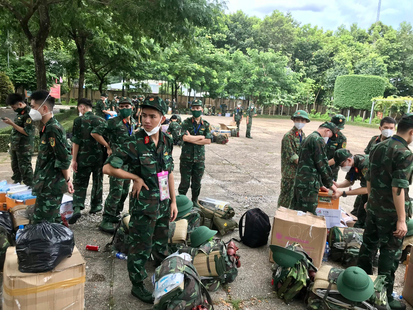 Balo, quân tư trang được mang theo. (Ảnh: NVCC)