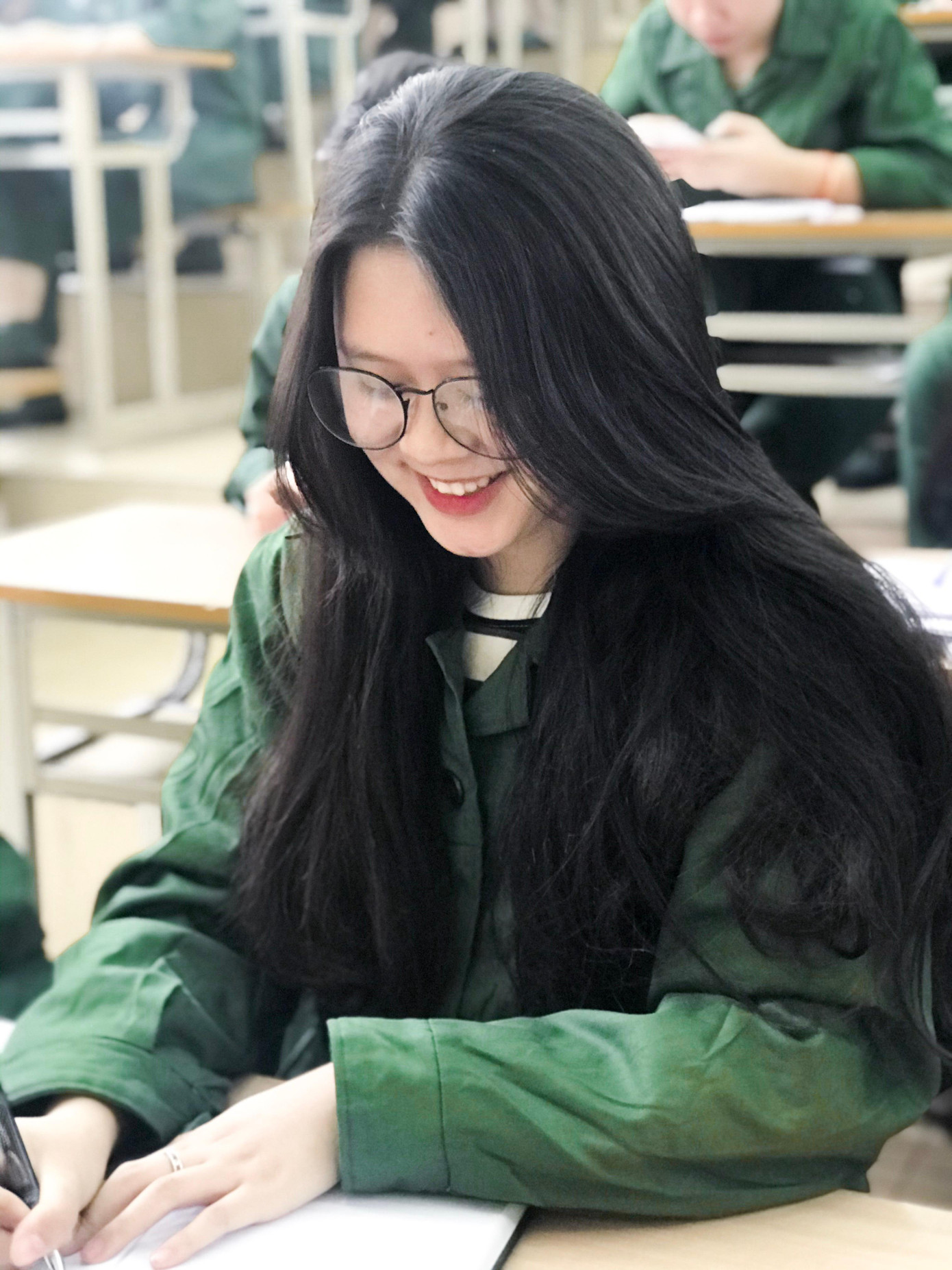 Cô học được nhiều hơn kỹ năng và kinh nghiệm từ phong trào sinh viên và công việc gia sư.