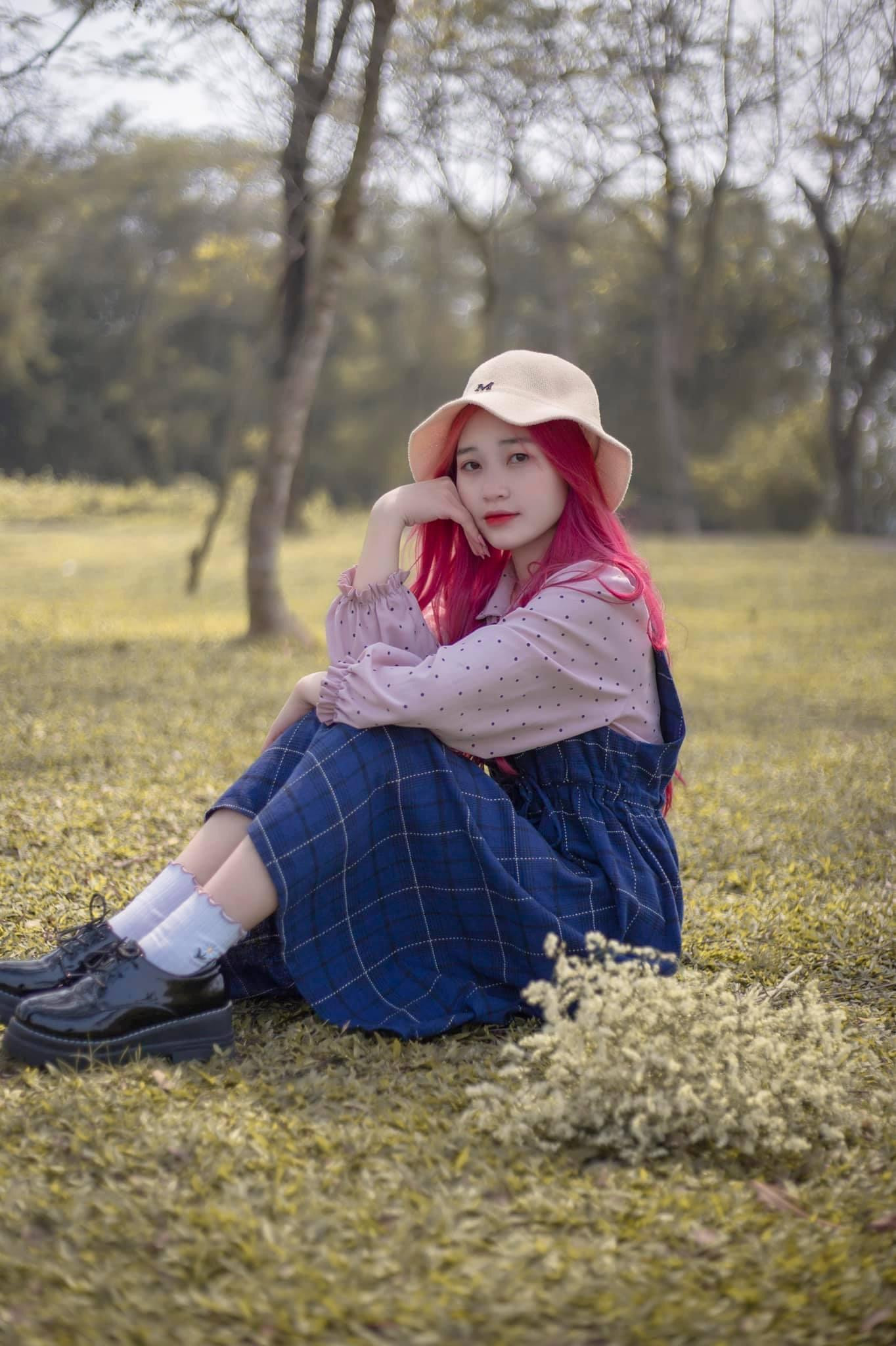 Thỉnh thoảng Linh làm mẫu ảnh