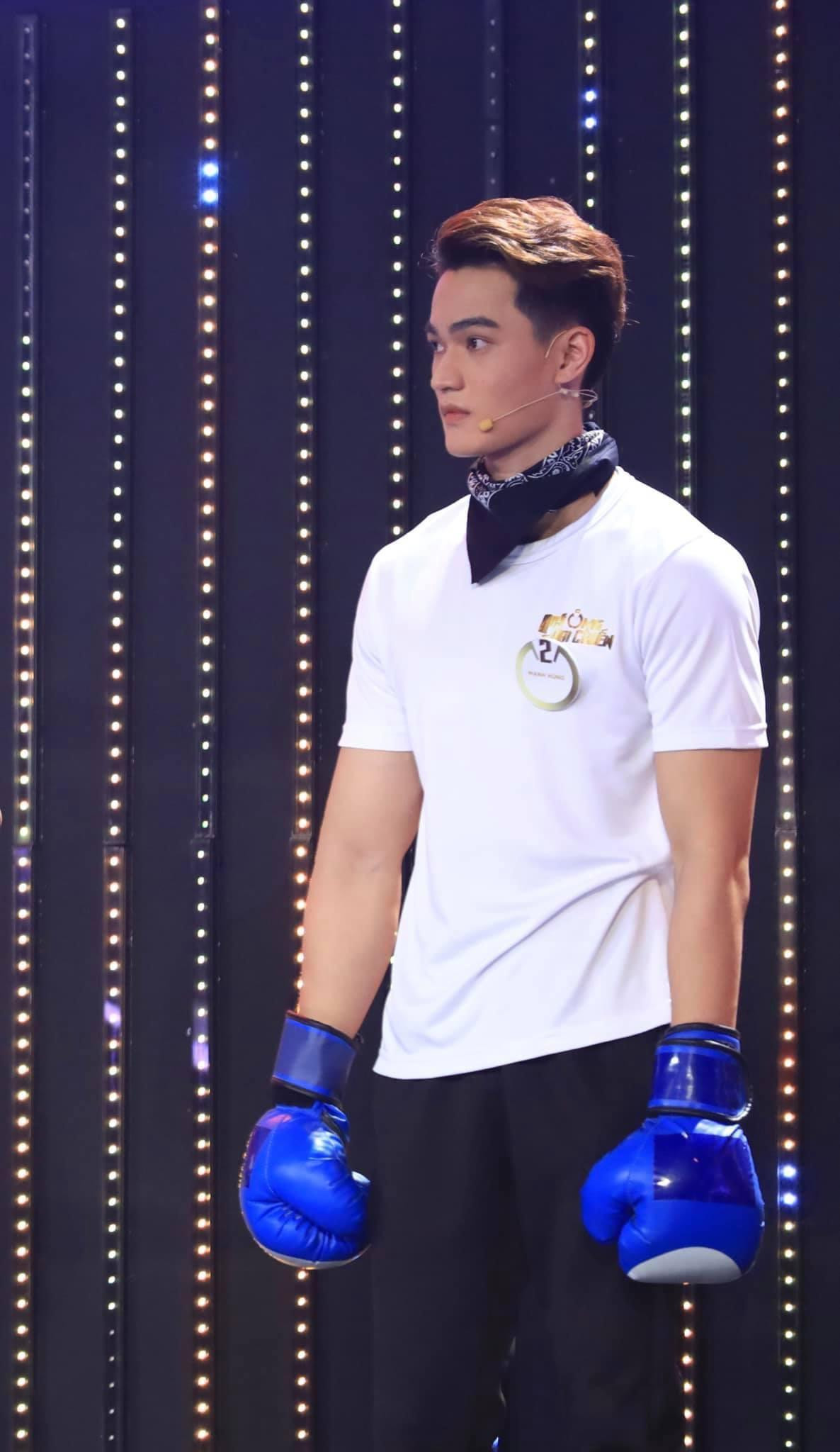 Chàng trai sinh năm 1998 từng tham gia và đạt giải Quán quân trong chương trình Quý ông đại chiến trên kênh VTV3.