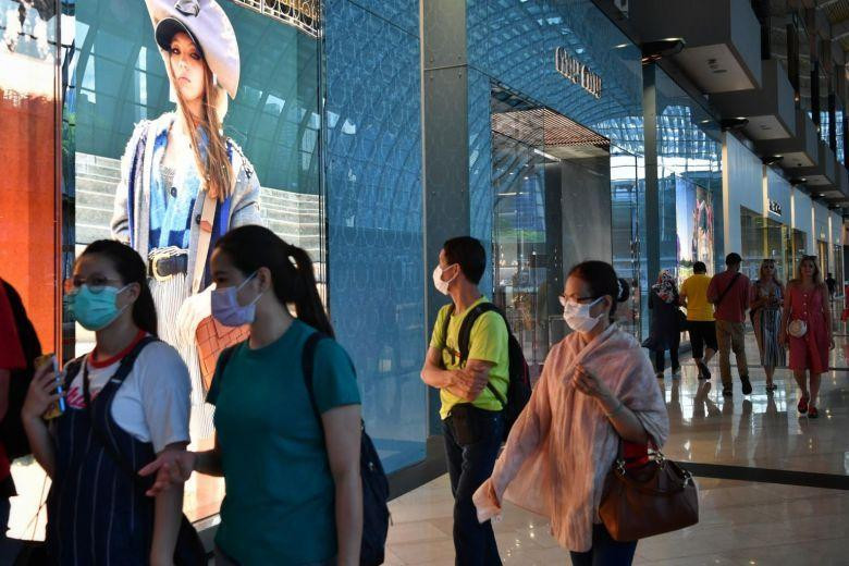 Vì COVID-19 mà lượng khách tới Singapore giảm mạnh (Ảnh: straitstimes).