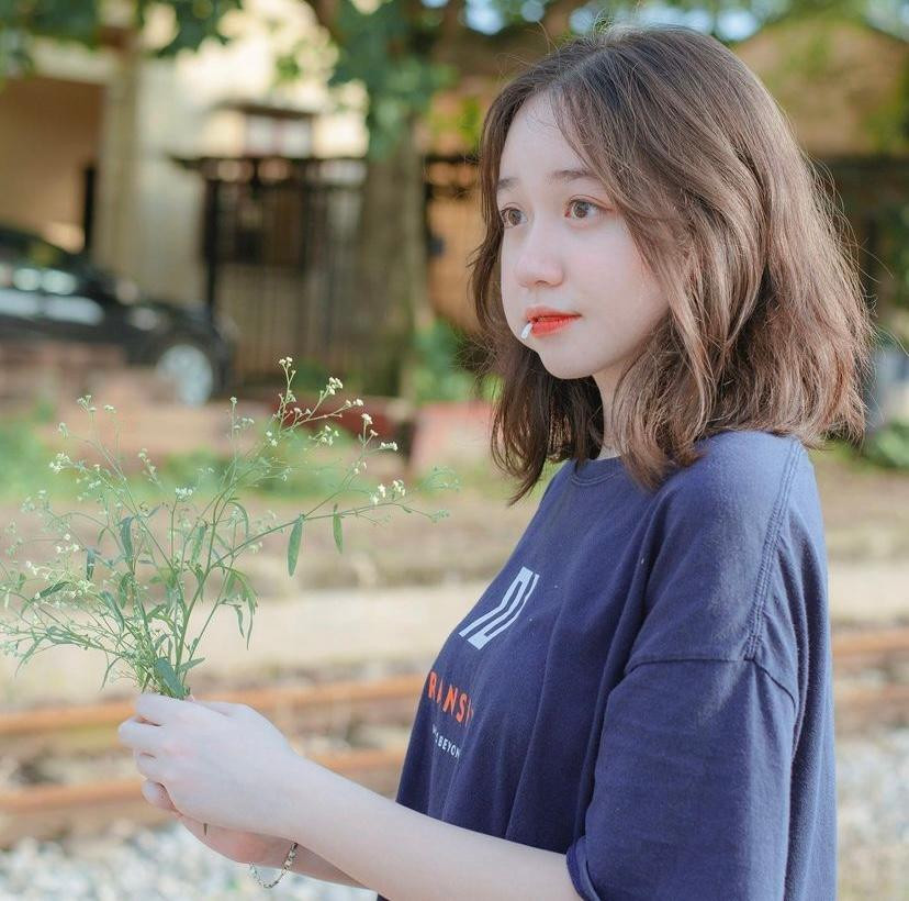 Không chỉ sở hữu vẻ đẹp "ngọt ngào" cô nàng 2003 đã nỗ lực vượt lên giới hạn của bản thân.