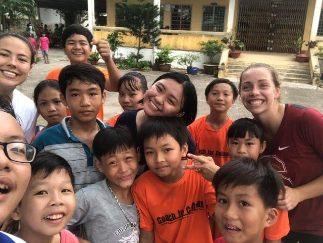 Huấn luyện viên tại trại hè quốc tế Coach For College 2019 - Hậu Giang, Việt Nam