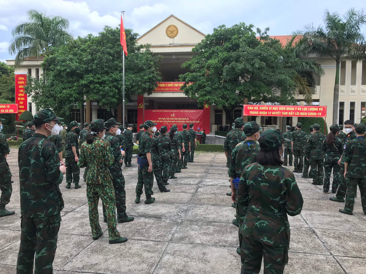 Lễ giao nhận quân ở Quận 12 TP. HCM. (Ảnh: NVCC)