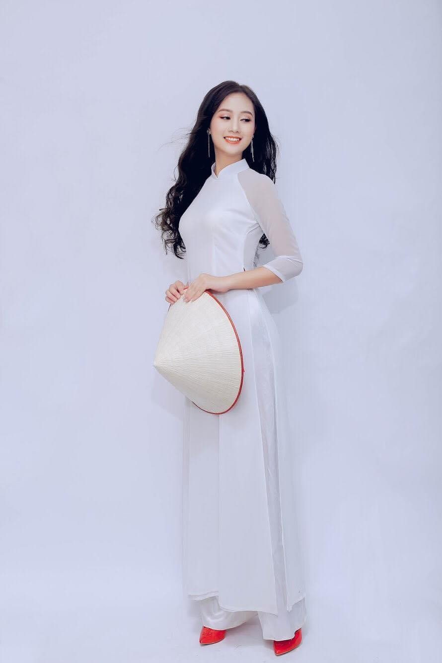 Thiếu nữ đến từ Yên Bái đẹp tựa bông hoa Ban trắng của núi rừng Tây Bắc.