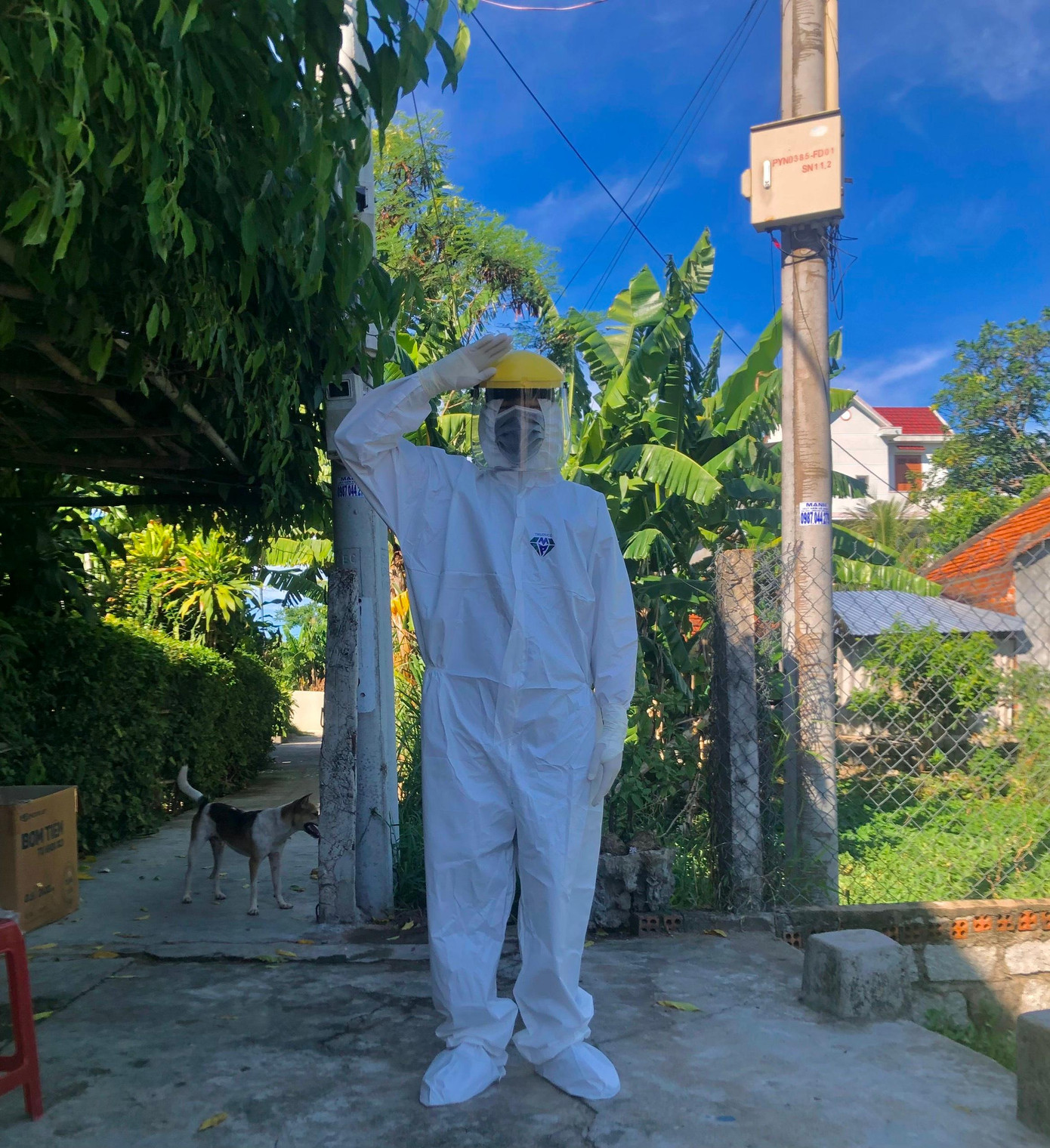 Thái Ngọc Nhật Thiên là sinh viên trường Đại học Y-Dược Đà Nẵng, hiện đang tham gia tình nguyện chống dịch COVID-19 tại thành phố Hồ Chí Minh. Thái Ngọc Nhật Thiên là sinh viên trường Đại học Y-Dược Đà Nẵng, hiện đang tham gia tình nguyện chống dịch COVID-19 tại thành phố Hồ Chí Minh.