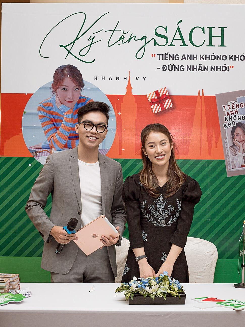 Xuấn Hiếu tham gia dẫn chương trình của Khánh Vy Xuấn Hiếu tham gia dẫn chương trình của Khánh Vy