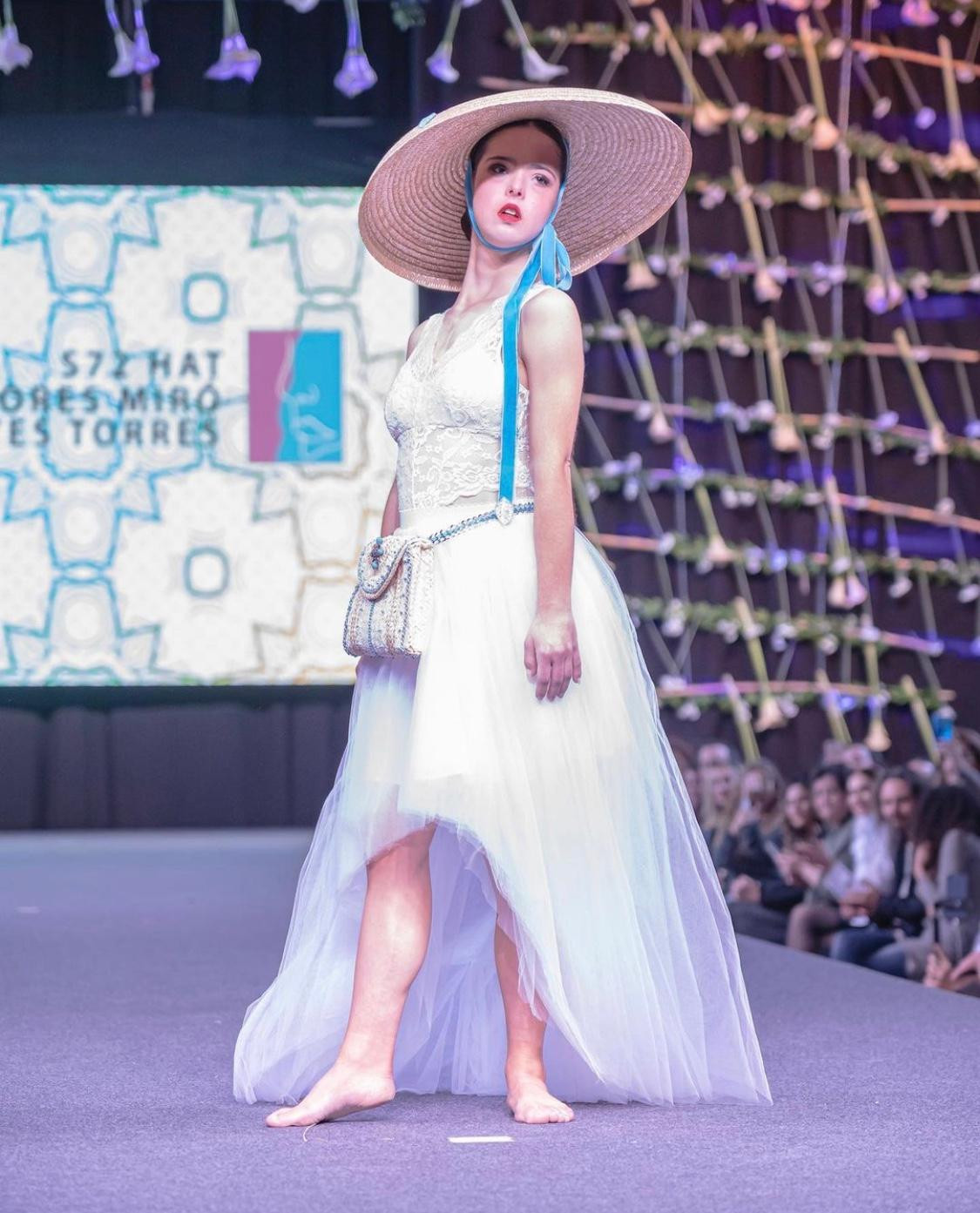 Năm 2018, cơ hội sải bước tại tuần lễ thời trang New York (Mỹ) đã đánh dấu bước tiến lớn trong sự nghiệp của Avila Năm 2018, cơ hội sải bước tại tuần lễ thời trang New York (Mỹ) đã đánh dấu bước tiến lớn trong sự nghiệp của Avila