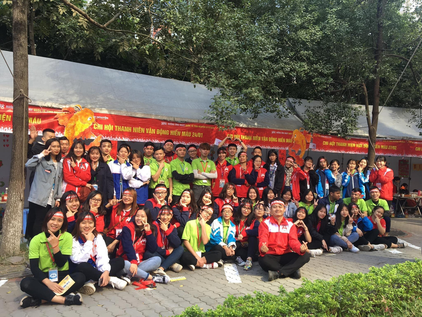 Chi hội trưởng Thảo Linh và chi hội 24-01. Chi hội trưởng Thảo Linh và chi hội 24-01.