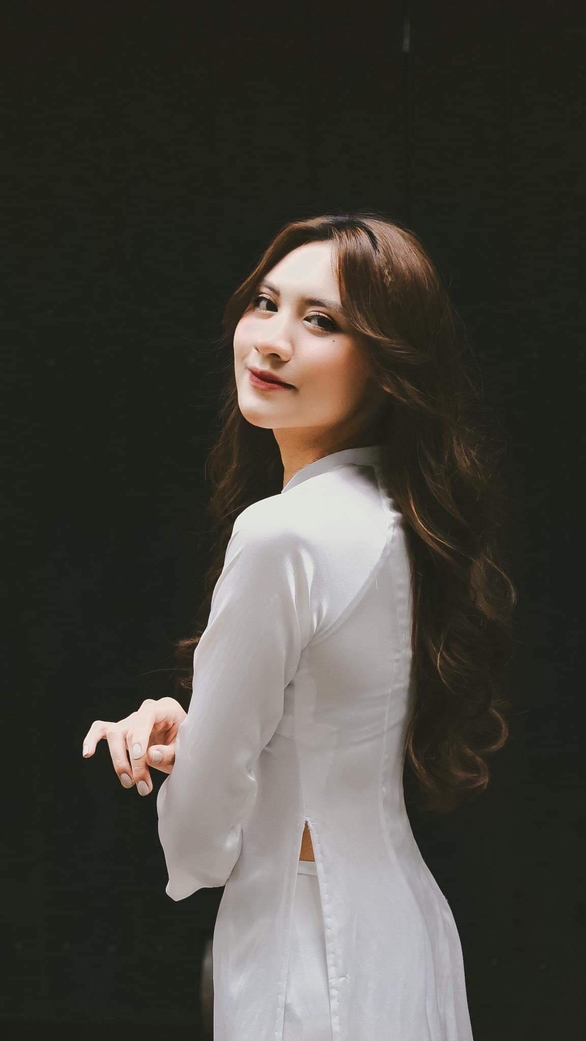 Tường Vy còn là một MC trẻ đang tích cực trau dồi và tìm kiếm cơ hội cho mình. Tường Vy còn là một MC trẻ đang tích cực trau dồi và tìm kiếm cơ hội cho mình.