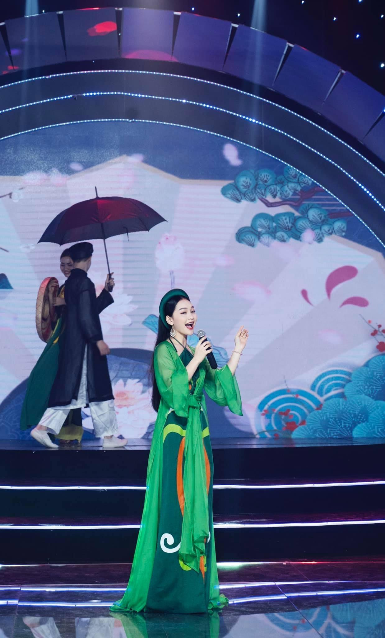 Tiếng hát của Minh Ngọc được khán giả đón nhận ngay từ năm 7 tuổi.