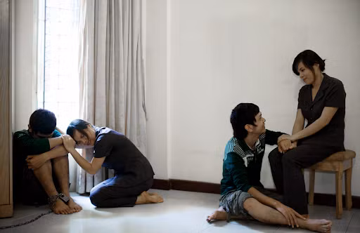 LGBT+ và những câu chuyện bạo lực, phân biệt đối xử (Ảnh: iSee).