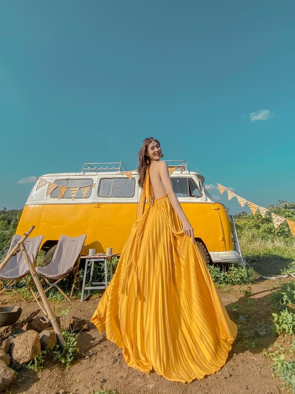 Cô gái 20 tuổi không ngừng nỗ lực để đạt kết quả học tập tốt, nhằm khẳng định bản thân không chỉ có “sắc” mà còn có chiều sâu trí tuệ và hiểu biết Cô gái 20 tuổi không ngừng nỗ lực để đạt kết quả học tập tốt, nhằm khẳng định bản thân không chỉ có “sắc” mà còn có chiều sâu trí tuệ và hiểu biết