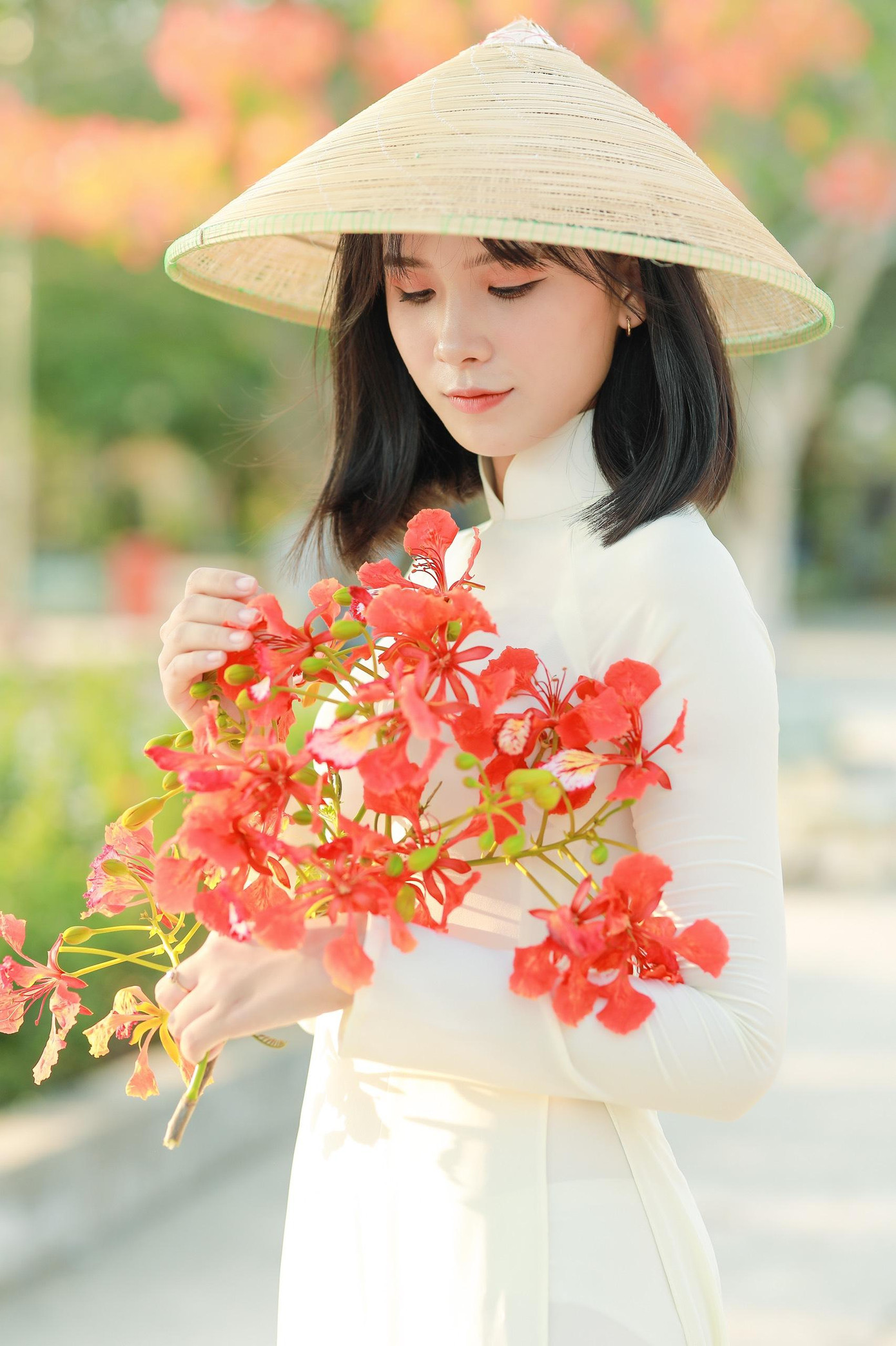 Phương Quyên chia sẻ: “Bản thân rất hạnh phúc mỗi khi được diện lên mình chiếc áo dài truyền thống."