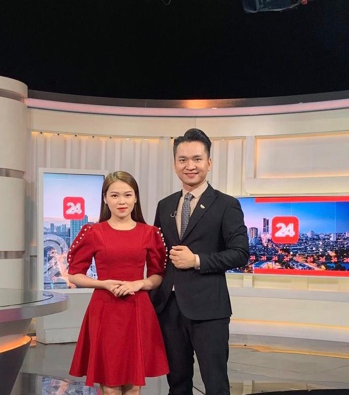 MC/BTV Hạnh Phúc- khen Hồng Hạnh có giọng nói ấn tượng và có tư duy nghề dẫn