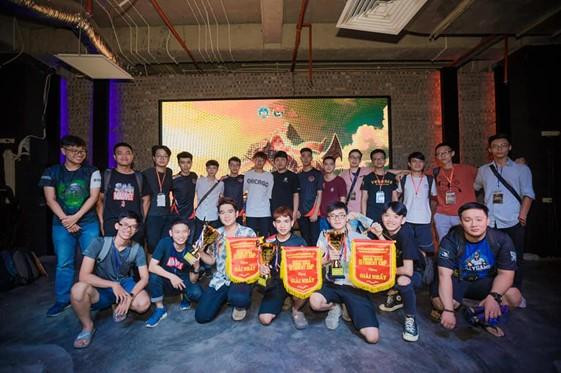 "Hanoi Open Student Cup" là sự kiện thường niên của CLB Thể thao Điện tử trường Đại học Kinh tế Quốc dân.