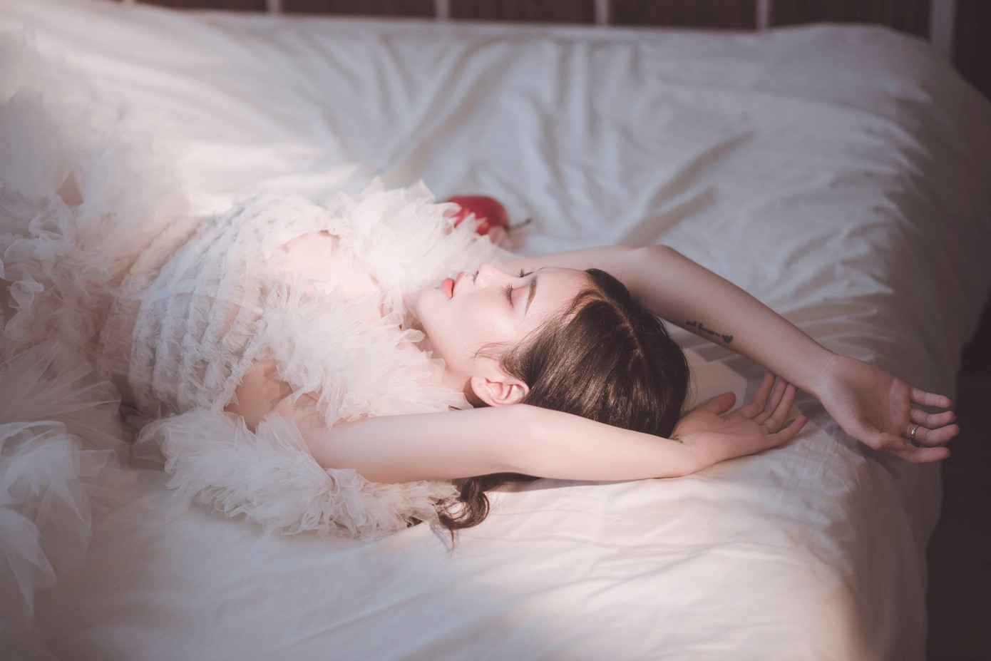 Nữ diễn viên được biết đến là một người hoạt động nghệ thuật chăm chỉ, nhiệt tình, tâm huyết. Nữ diễn viên được biết đến là một người hoạt động nghệ thuật chăm chỉ, nhiệt tình, tâm huyết.