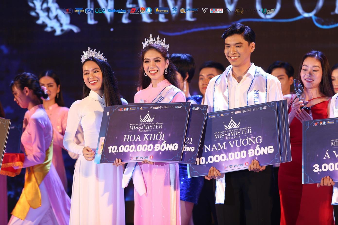 Hoa Khôi Nguyễn Huỳnh Thư và Nam Vương Trương Bảo Long Hoa Khôi Nguyễn Huỳnh Thư và Nam Vương Trương Bảo Long