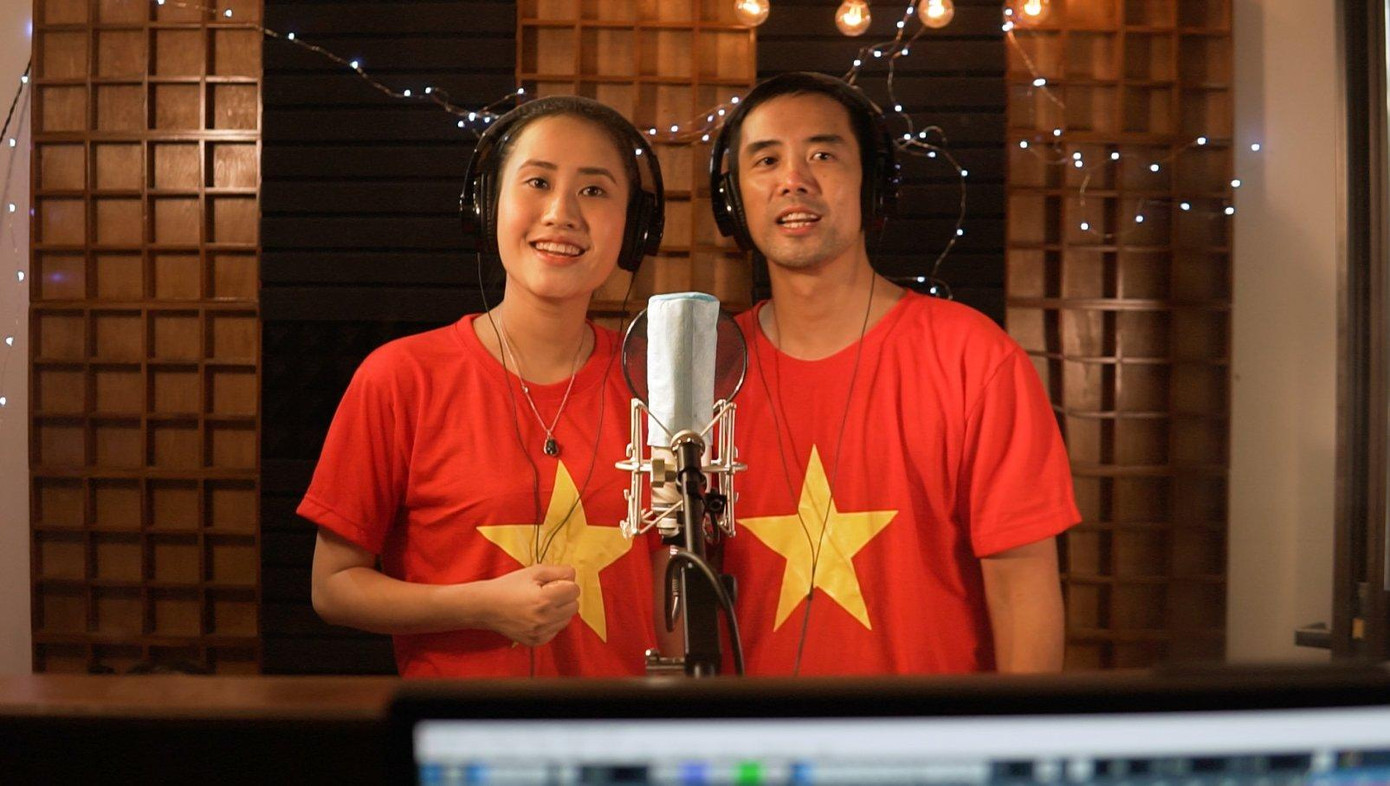 Thể hiện ca khúc trong MV “Niềm tin Việt Nam” không phải là những ca sĩ nổi tiếng hay bất kỳ ai khác mà chính là các thầy cô giáo giảng dạy bộ môn Âm nhạc.