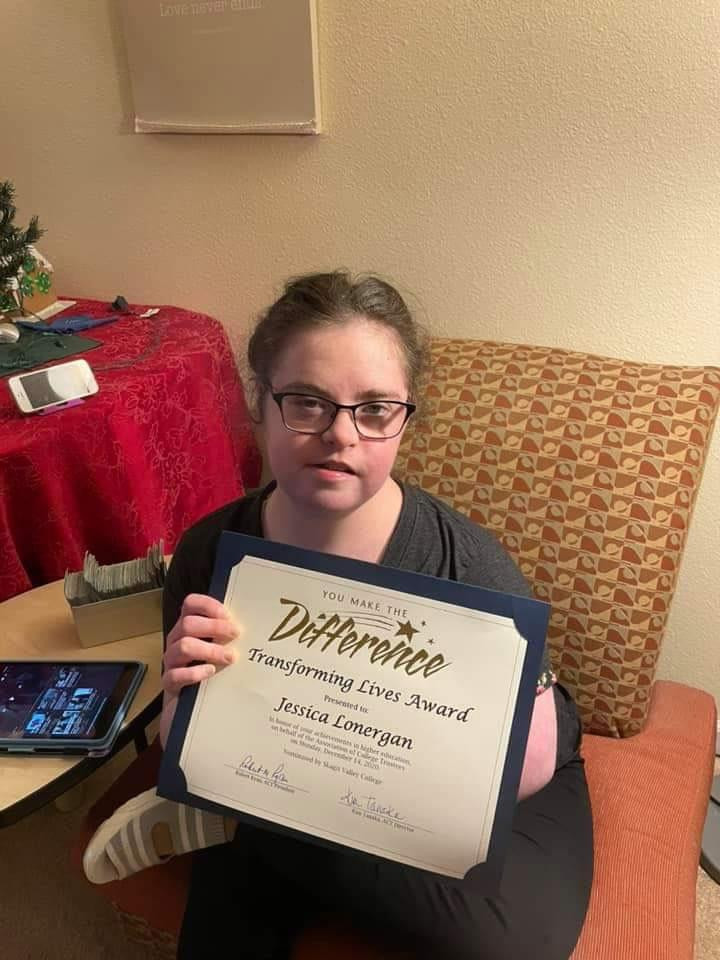 Jessica được đề cử giải thưởng Transforming Lives Award - một giải thưởng để ghi nhận nỗ lực vươn lên trong cuộc sống của những người khiếm khuyết. Jessica được đề cử giải thưởng Transforming Lives Award - một giải thưởng để ghi nhận nỗ lực vươn lên trong cuộc sống của những người khiếm khuyết.